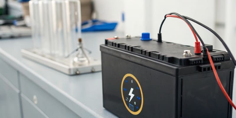 Warning About Keeping Batteries at 100% Charge An image of a battery icon at 100% with a warning symbol