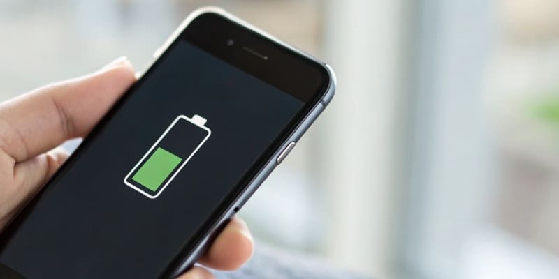 A smartphone screen showing battery percentage between 40% and 80%