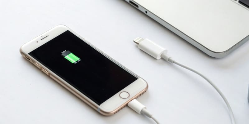 A diagram showing the ideal storage charge level for lithium batteries