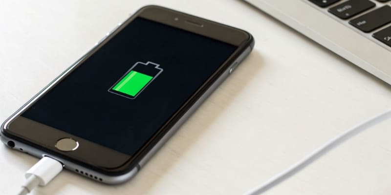 A graphic showing a battery gauge with the 40-80% range highlighted