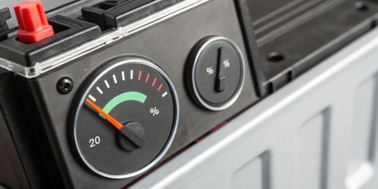 Battery state level indicator panel